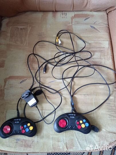 Джойстики, кабель, блок питания от Sega