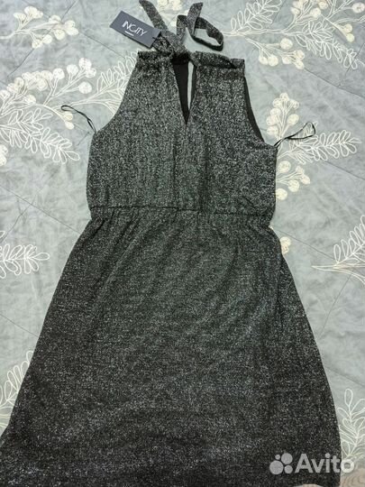 Нарядное платье