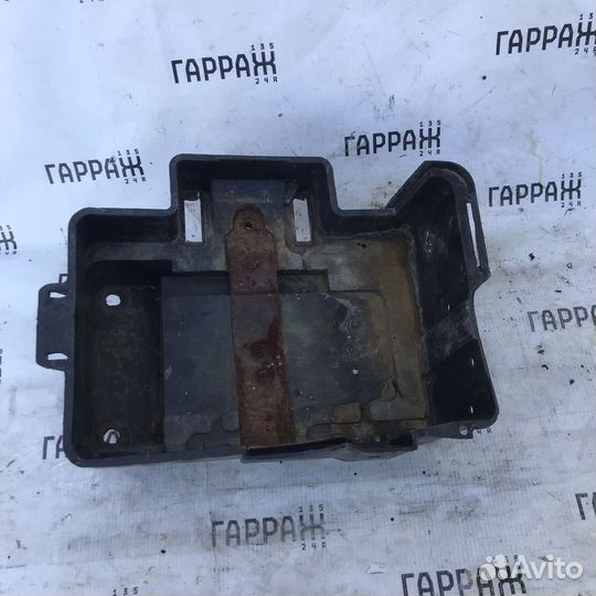 Площадка под АКБ Ford Focus 1