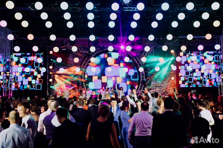 Звук свет сцена экраны тяжёлый дым холодные фонтан