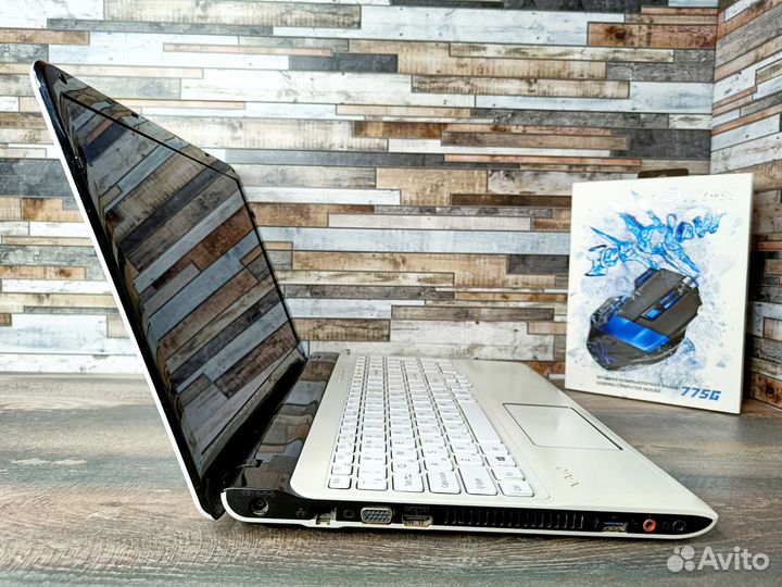 Белый Sony Vaio на i5/ RAM 6/ SSD