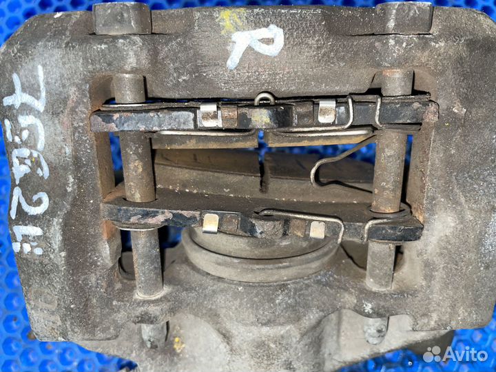 Суппорт задний правый Lexus GS (3)