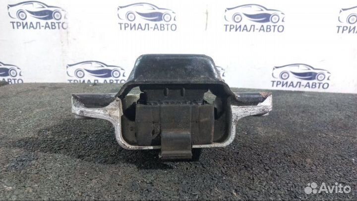 Подушка двигателя Tiguan