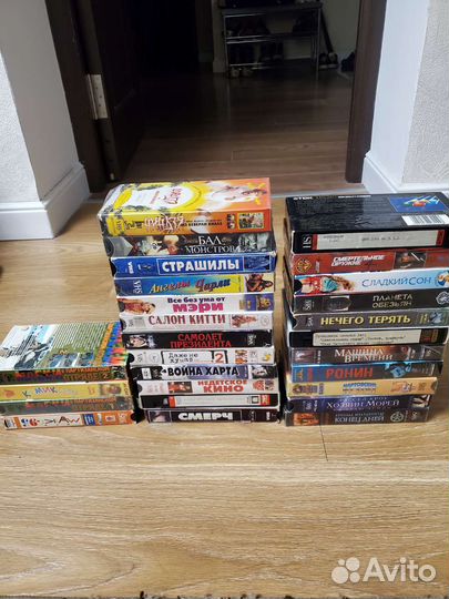 Кассеты VHS с фильмами