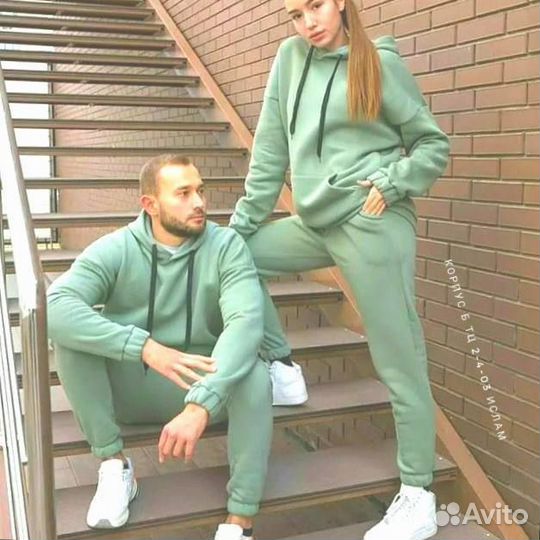 Парные спортивные костюмы