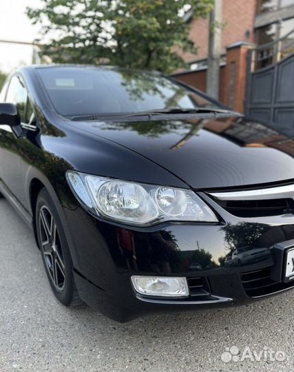 Фара противотуманная Honda Civic 2005-2008 4D