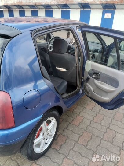 Renault Clio 1.1 МТ, 2001, 300 000 км