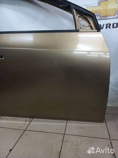 Оригинальная передняя правая дверь Шевроле Круз