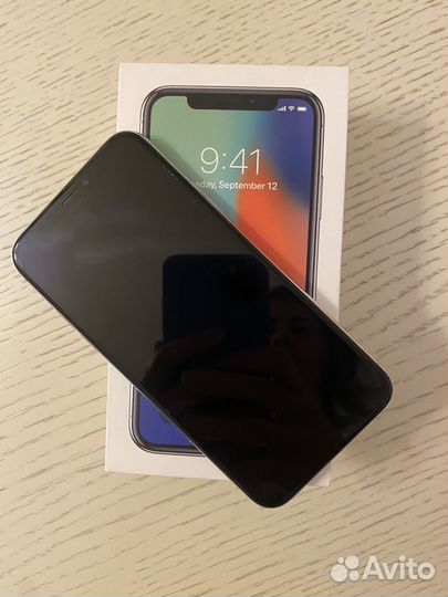 iPhone X, 64 ГБ