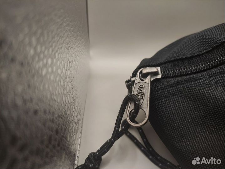 Сумка Eastpak Doggy Bag черная новая