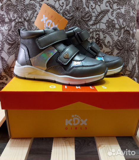 Ботинки на девочку новые