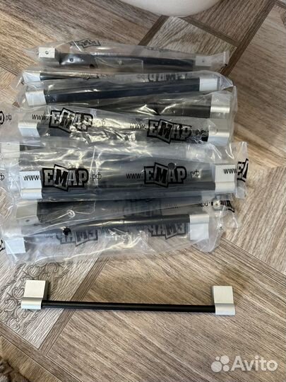 Кухонная мойка, мебельные ручки