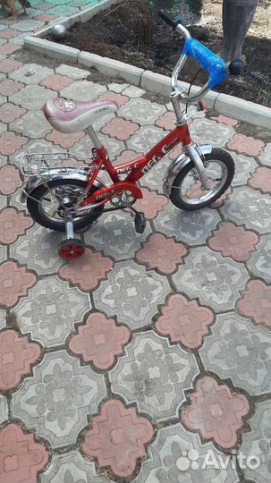 Детский велосипед и самокат