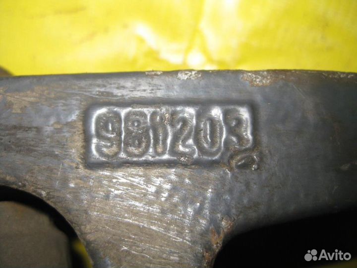 Кронштейн передней рессоры задний 1326548 правый s