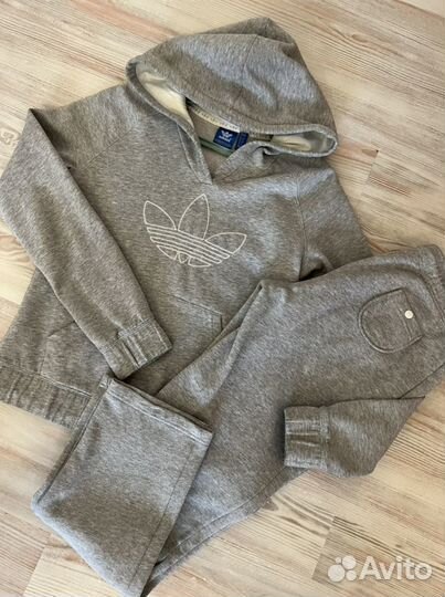 Спортивный костюм adidas