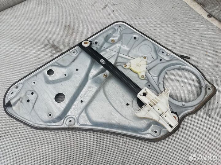 Стеклоподъемник задний правый Volkswagen Passat B5