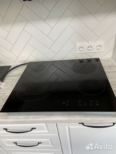 Электрическая варочная поверхность (панель)