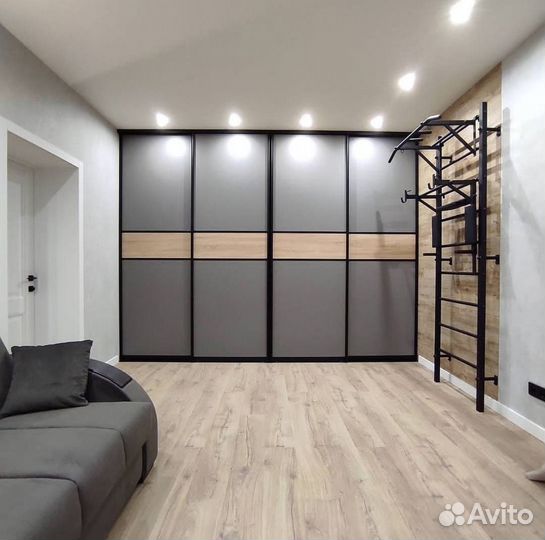 Современный шкаф купе на заказ с установкой