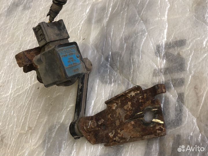 Датчик положения подвески задний Volvo S40 2004-12