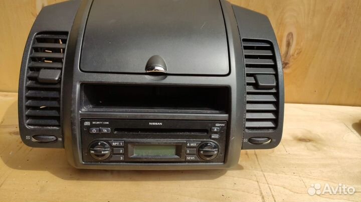 Магнитола в сборе с рамкой Ниссан Ноут Nissan Note
