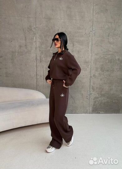 Костюм женский