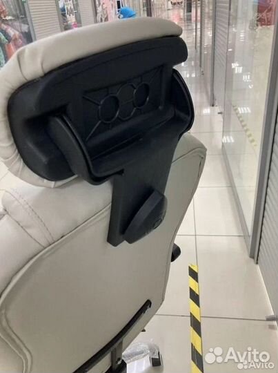 Кресло для игр. Игровое кресло с массажем