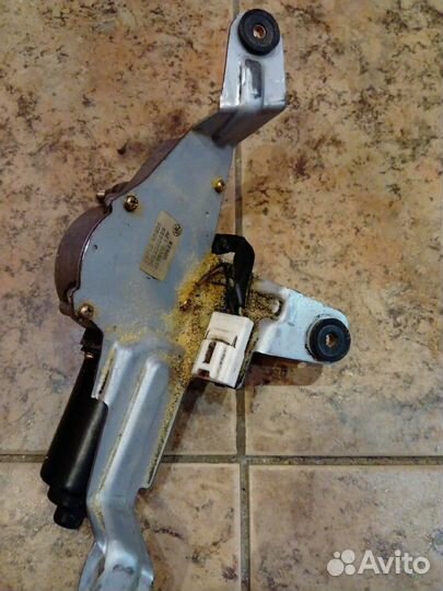 Мотор стеклоочистителя задней двери WingroaD 2002