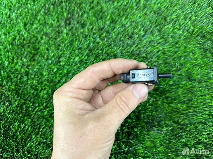 Концевой выключатель Bmw 5 E60 M54B30 2003