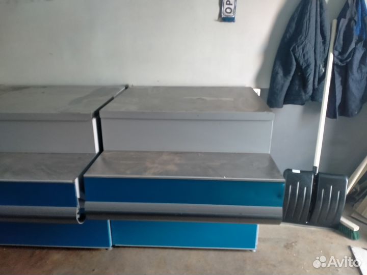 Холодильная витрина, стеллажи