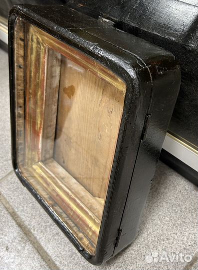 Старинный Киот №677(2) под икону 18,6 х 15 см