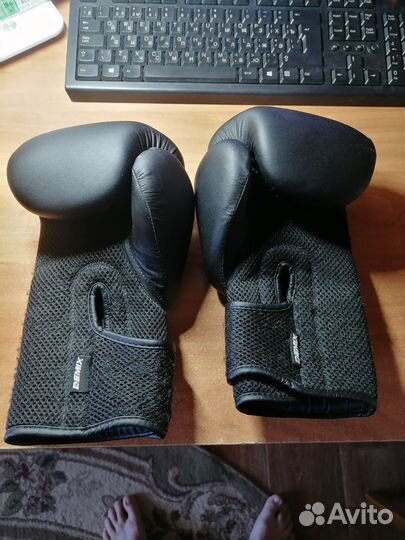 Перчатки для единоборств
