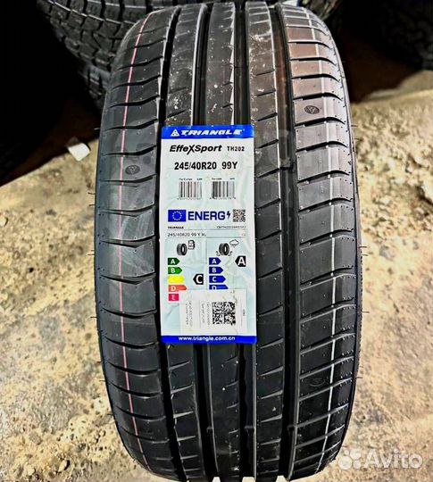 Triangle EffeXSport TH202 245/40 R20 99Y