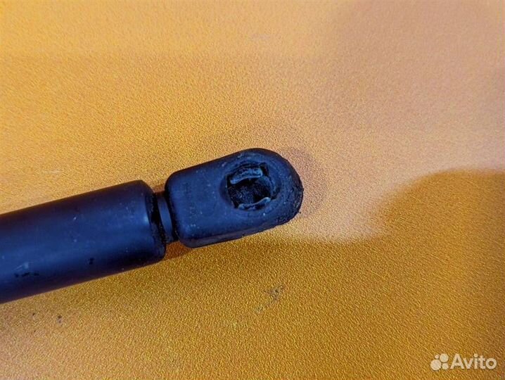 Амортизатор капота w220 S-class 648.960 06.2003