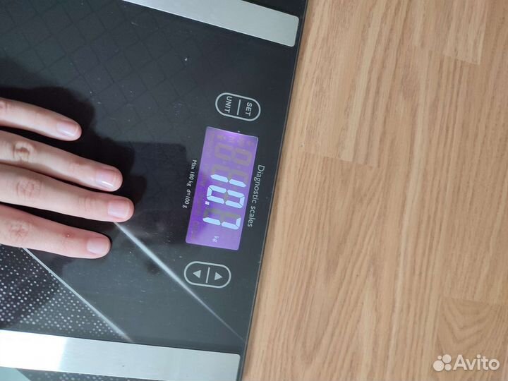 Весы напольные электронные новые