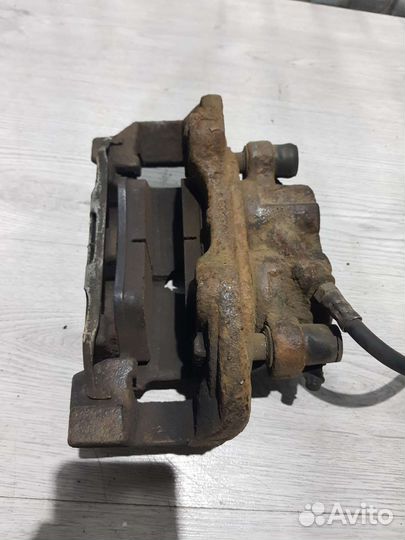 Суппорт передний левый Mercedes-Benz M-class W164