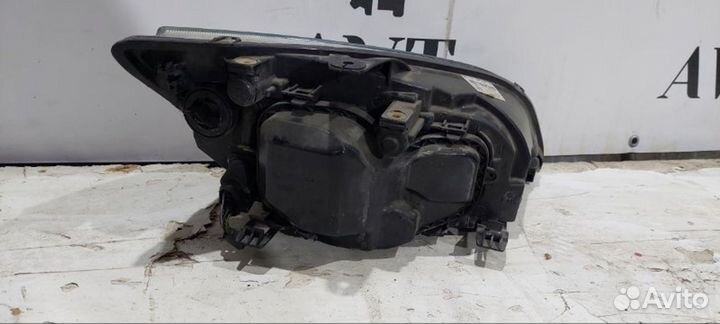Фара галогеновая передняя левая Ford Focus 2