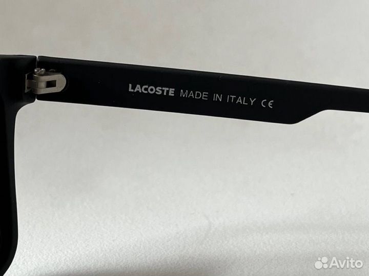 Солнцезащитные очки lacoste