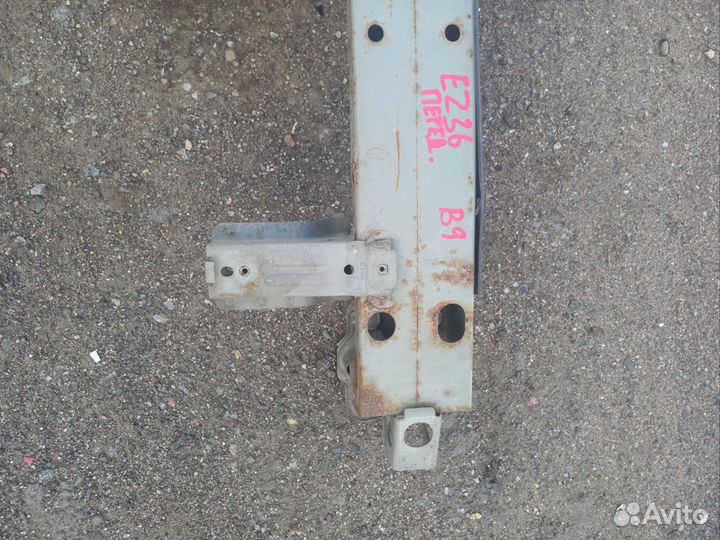 Усилитель переднего бампера Субару трибека рест