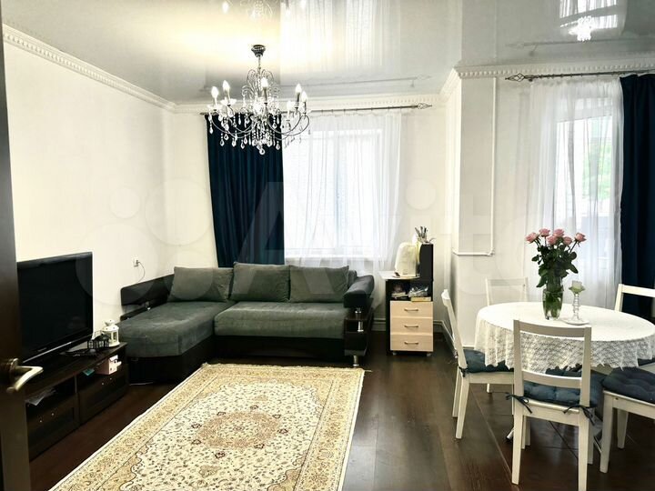 3-к. квартира, 82 м², 1/10 эт.
