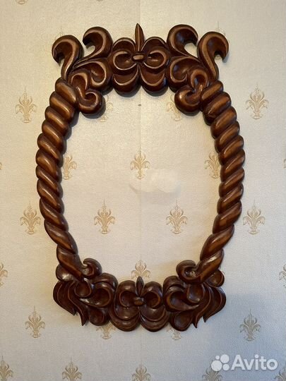 Рама резная для зеркала