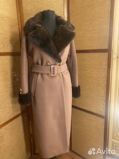 Пальто с мехом норки s
