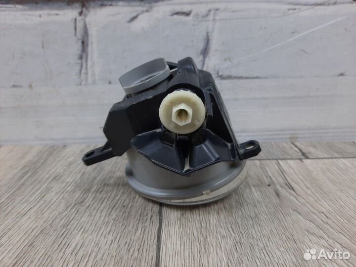 Птф передняя правая RAV 4 Рав 4 LC200