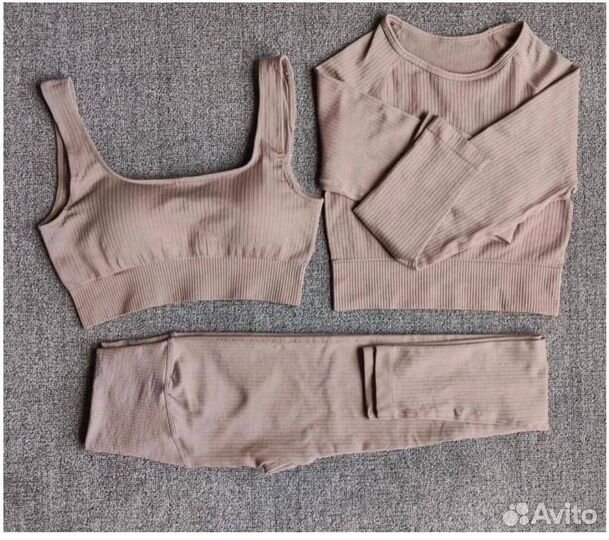 Спортивный костюм женский