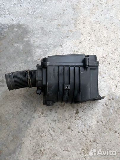 Корпус воздушного фильтра Фольксваген Пассат B7