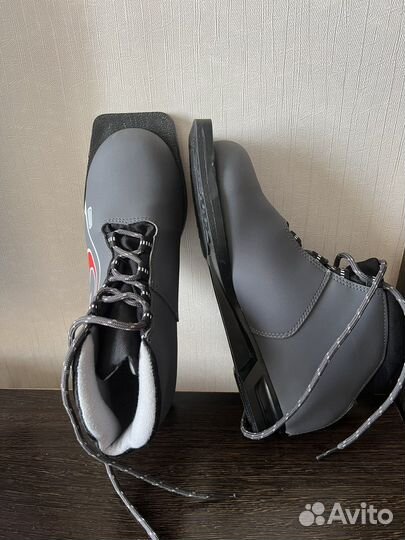 Лыжные ботинки новые