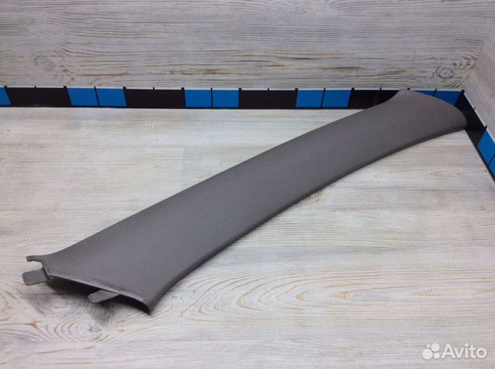 Обшивка стойки передняя правая Mitsubishi L200 KB