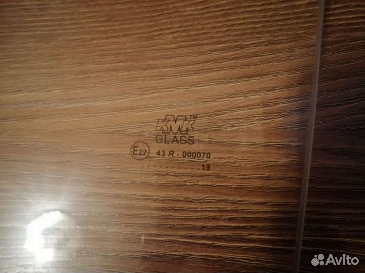 Стекло переднее левое Приора