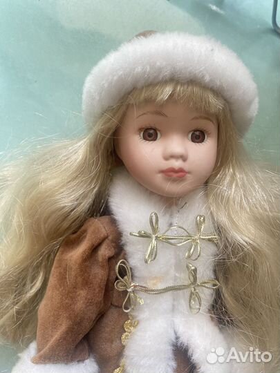 Кукла фарфоровая коллекционная