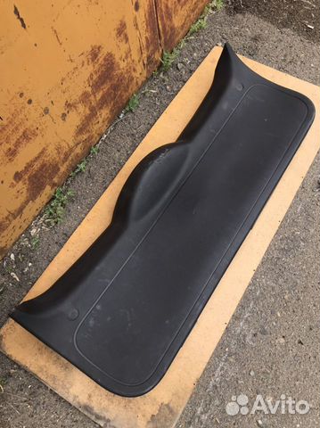 Обшивка двери багажника Ford focus 2