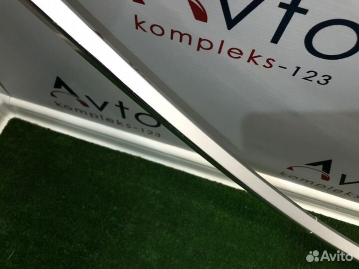 Молдинг на арку правый Mercedes-Benz E-350 W212